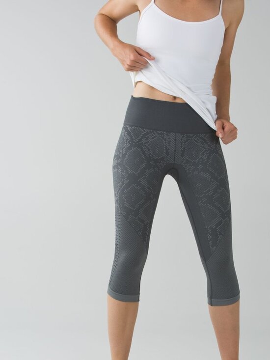 lululemon athletica Pants - Lululemon In The Flow Crop II Heathered Dark Slate size 6 leggings yoga